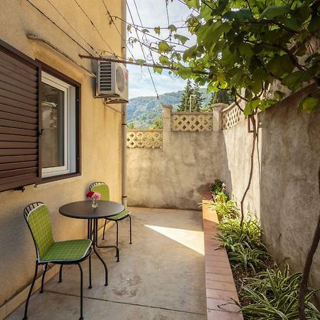 Apartmani Jordana コミジャ エクステリア 写真