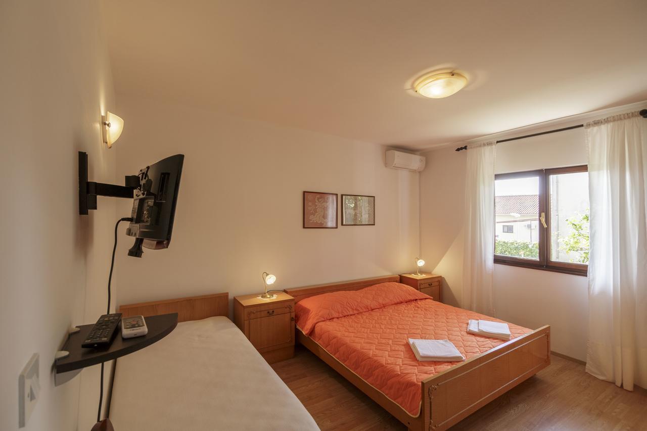 Apartmani Jordana コミジャ エクステリア 写真