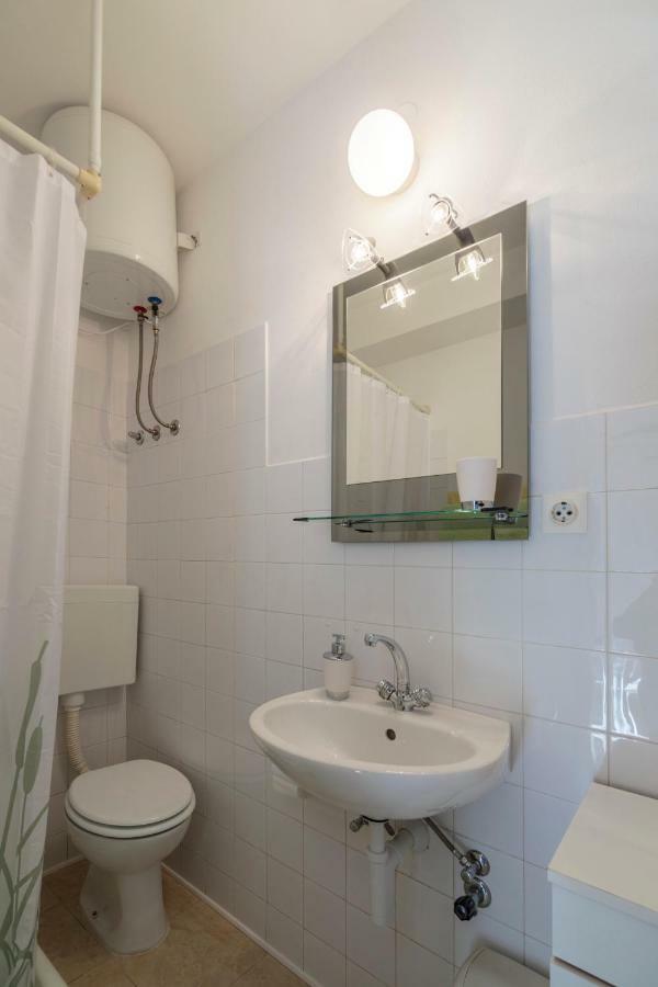 Apartmani Jordana コミジャ エクステリア 写真