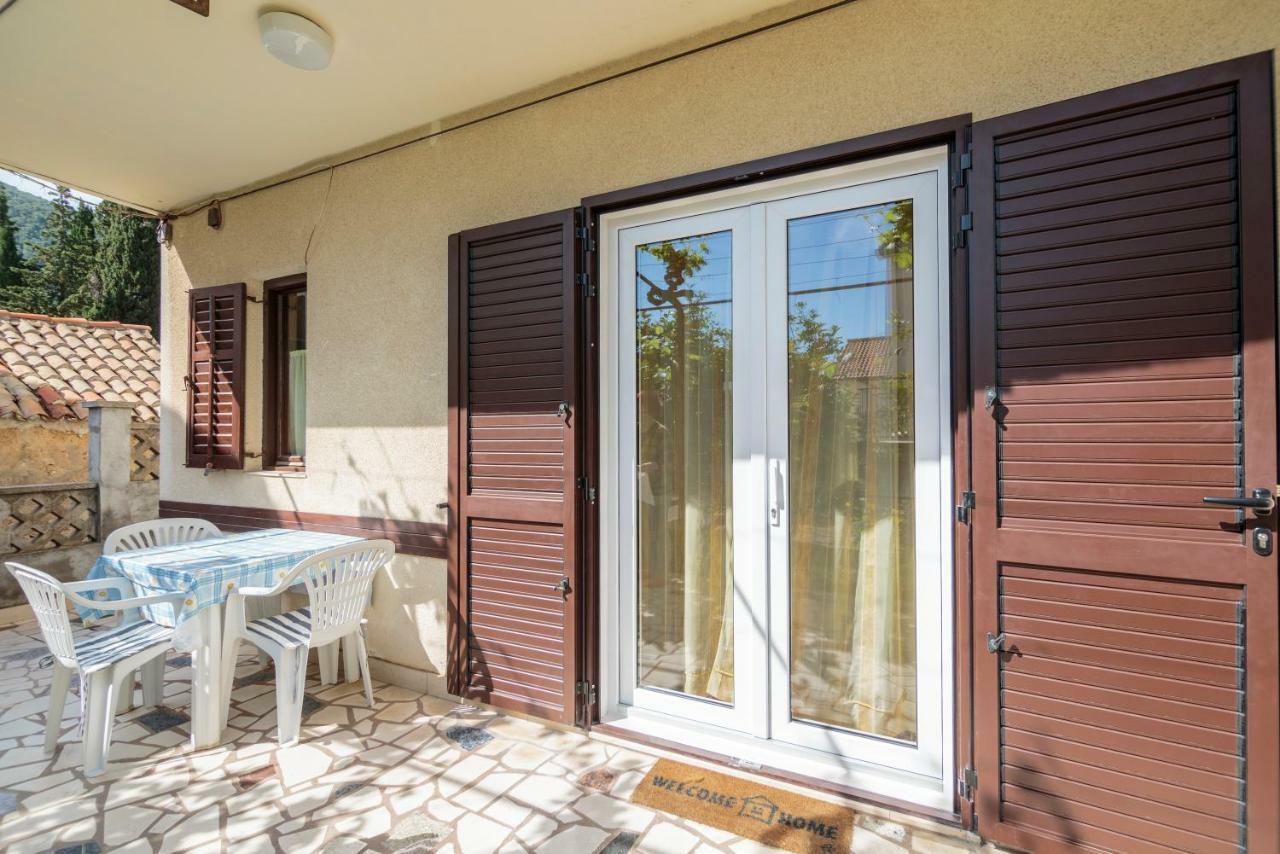 Apartmani Jordana コミジャ エクステリア 写真