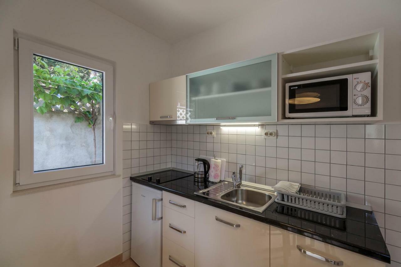 Apartmani Jordana コミジャ エクステリア 写真
