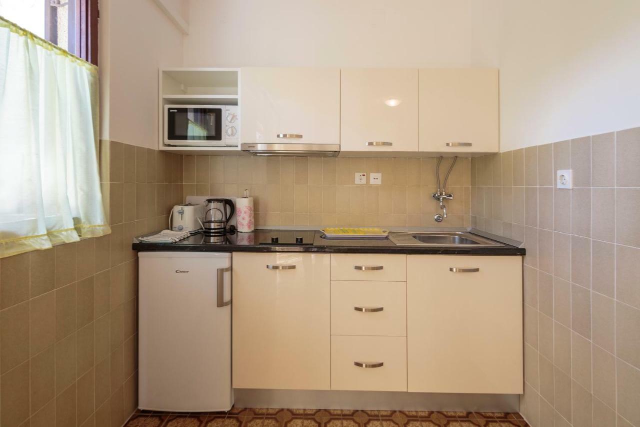 Apartmani Jordana コミジャ エクステリア 写真