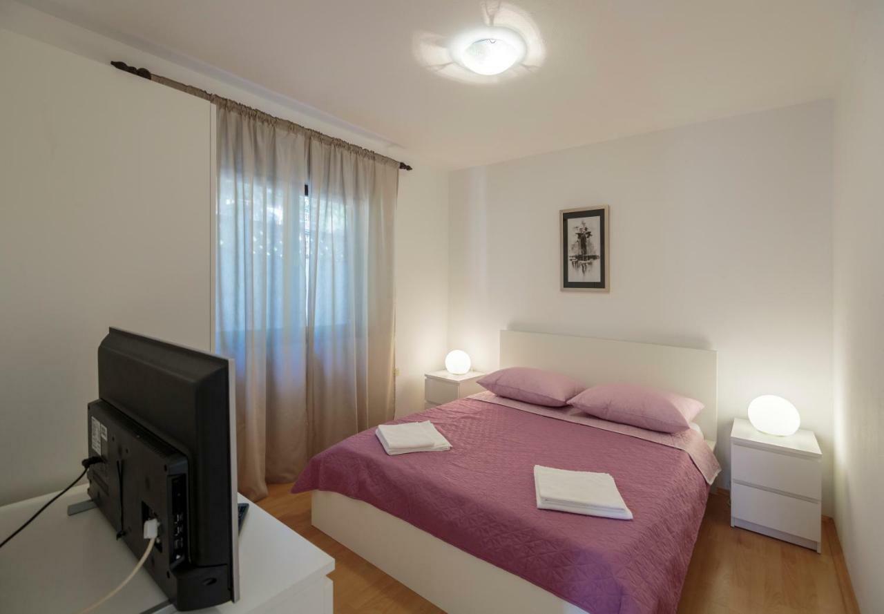 Apartmani Jordana コミジャ エクステリア 写真